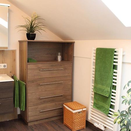 האוצנברג Ferienwohnung Am Dreiseithof מראה חיצוני תמונה