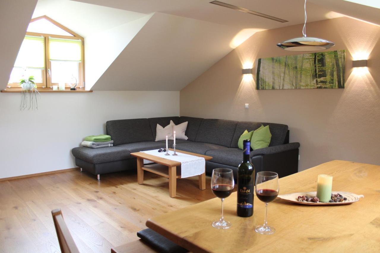 האוצנברג Ferienwohnung Am Dreiseithof מראה חיצוני תמונה