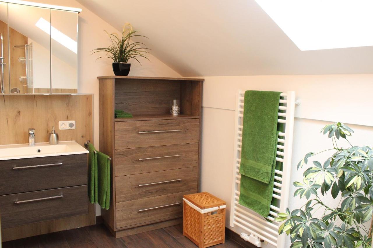 האוצנברג Ferienwohnung Am Dreiseithof מראה חיצוני תמונה