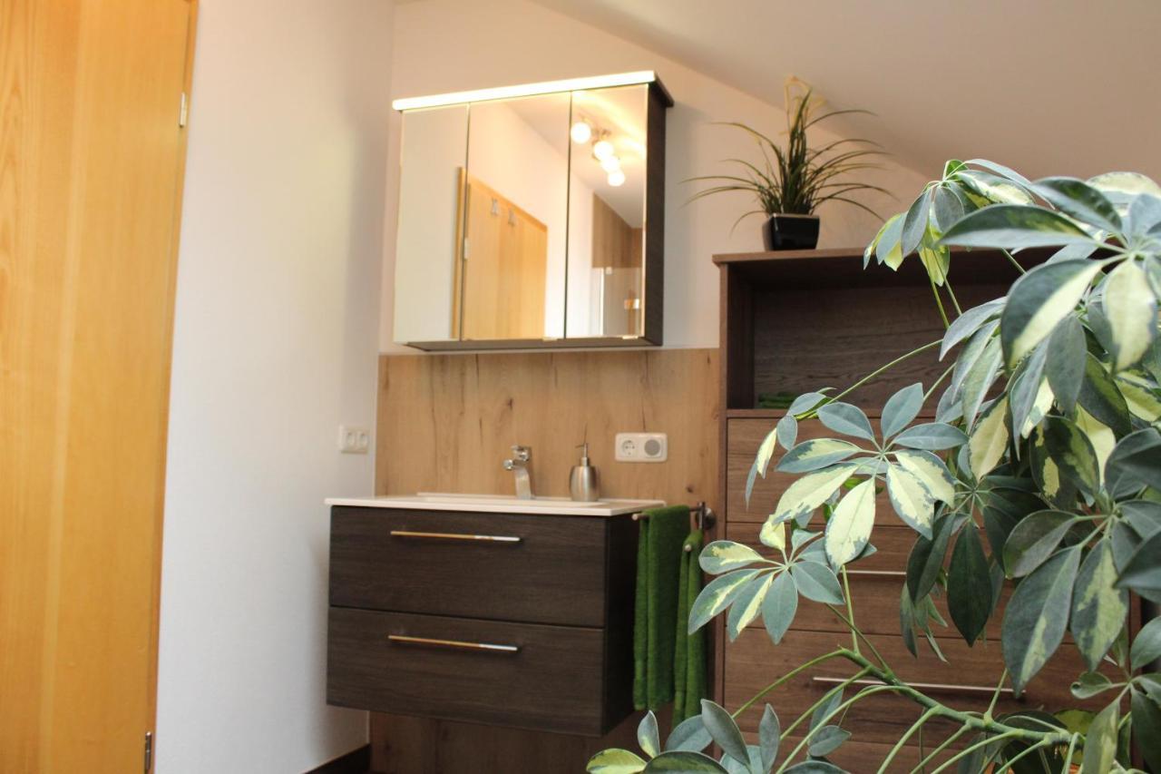האוצנברג Ferienwohnung Am Dreiseithof מראה חיצוני תמונה