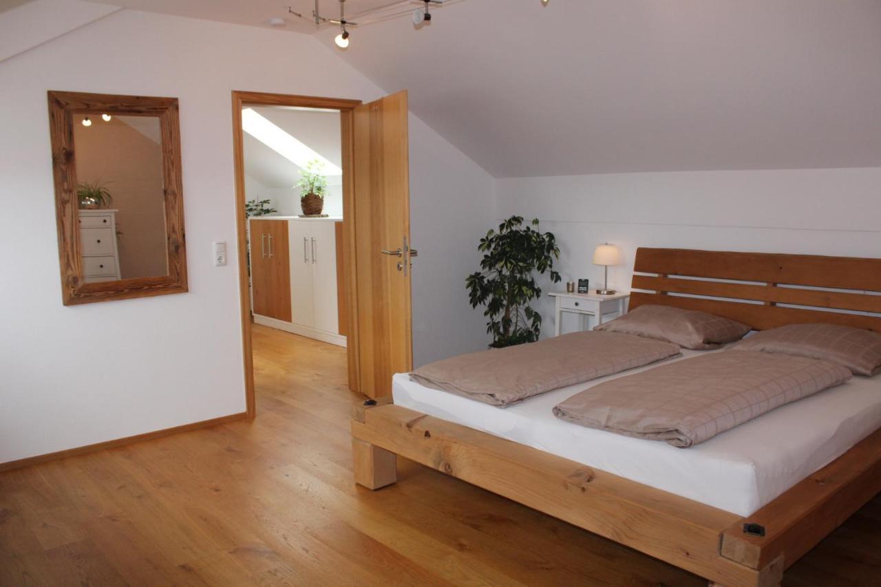 האוצנברג Ferienwohnung Am Dreiseithof מראה חיצוני תמונה